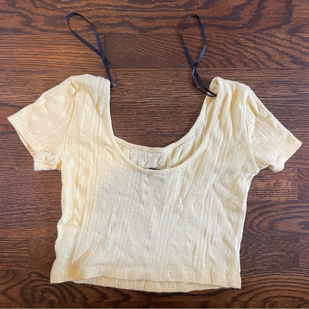 Yellow crop top size m